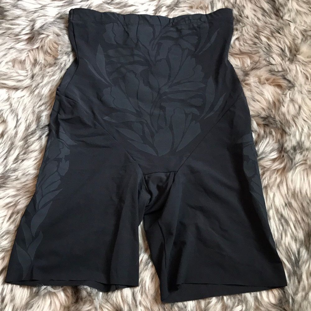 Maidenform Bottom Tummy Thigh Shaper black M